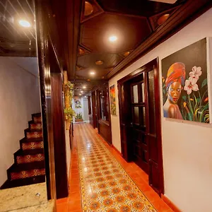 https://retrouvailles-hotel.comcaribbean.com