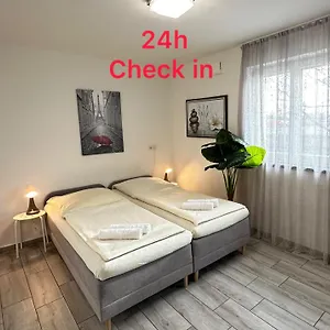 Private Mit Eigene Küche Und Bad Núremberg