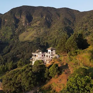 Shanthi Uyana Resort